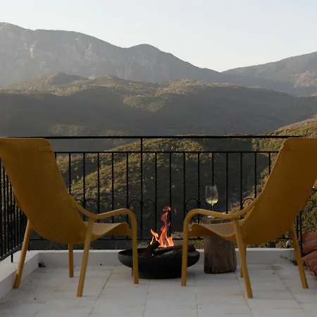 Villa Endless Green, Hidden Gem In The Mountains Artemisia